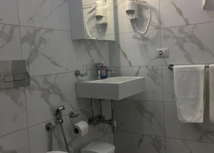 招待所 Orkidea Sarandë