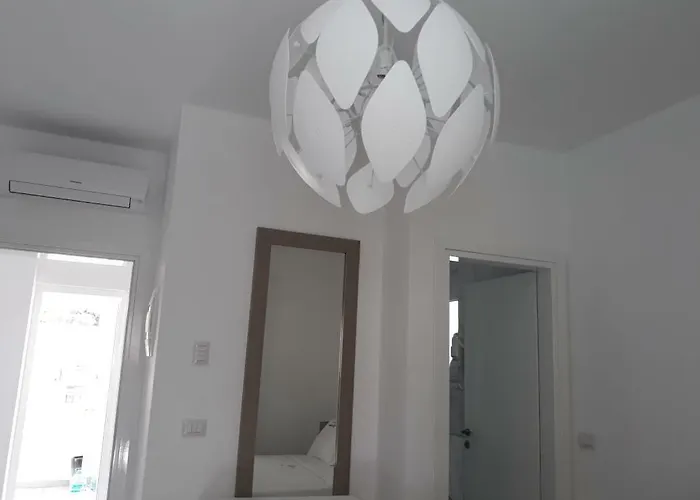 Orkidea 招待所 Sarandë